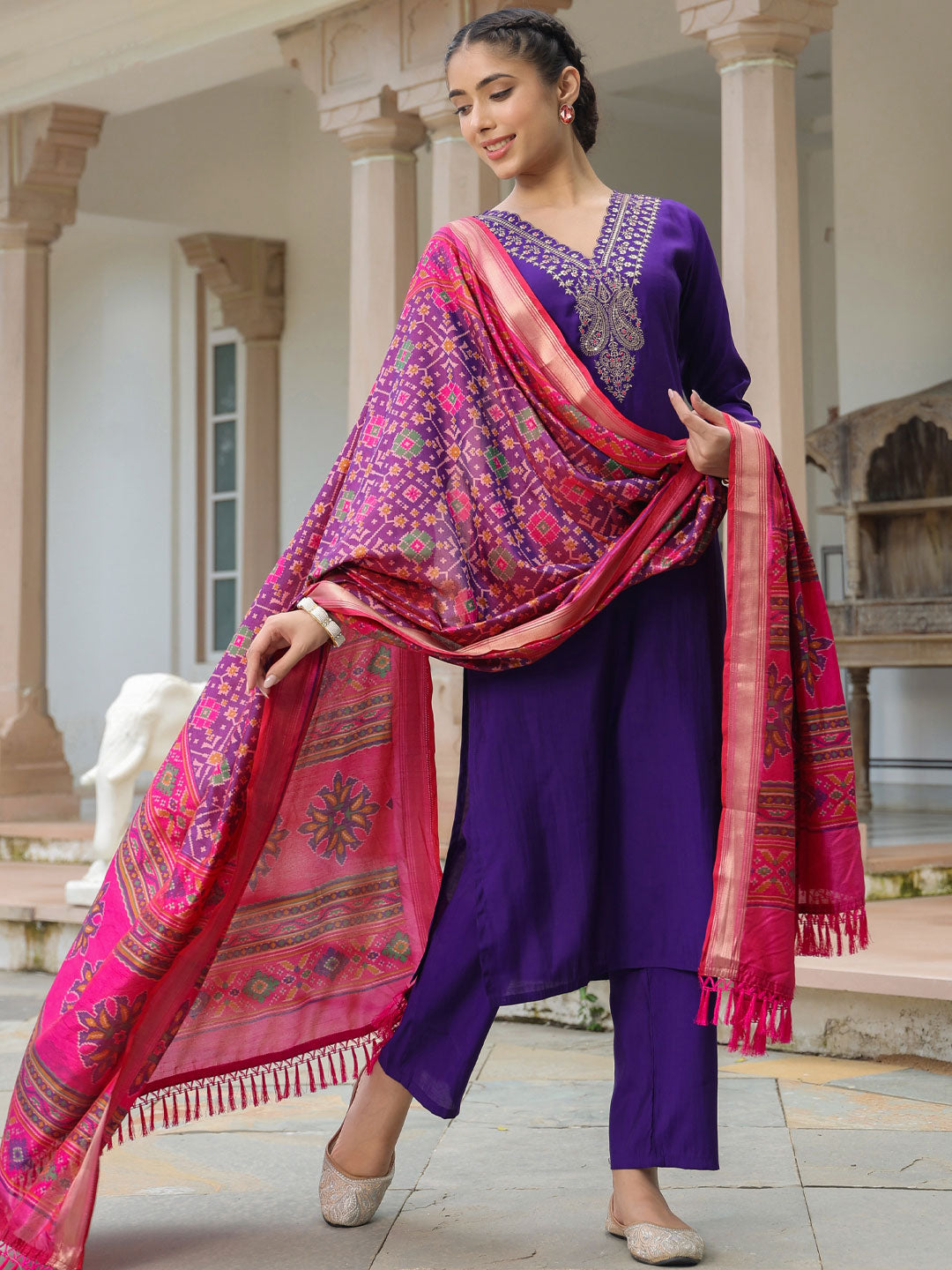 Plain suit memnun contrast dupatta