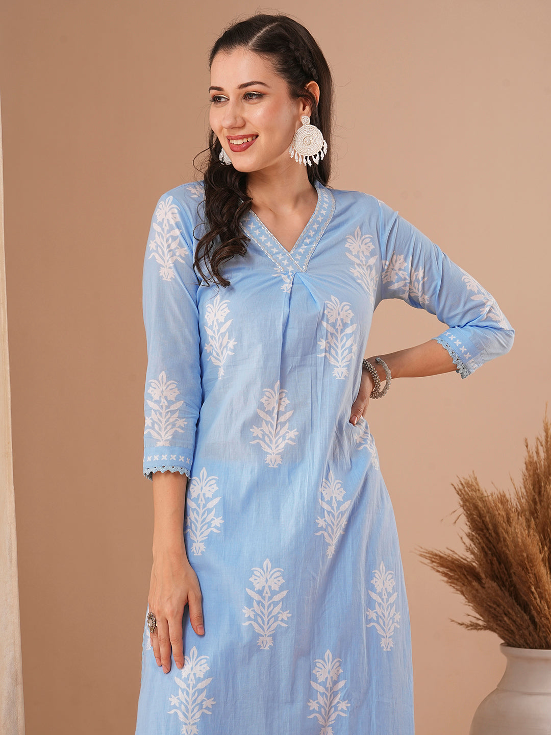 Ethnic Floral Printed Straight Fit Kurta with Pant - Blue