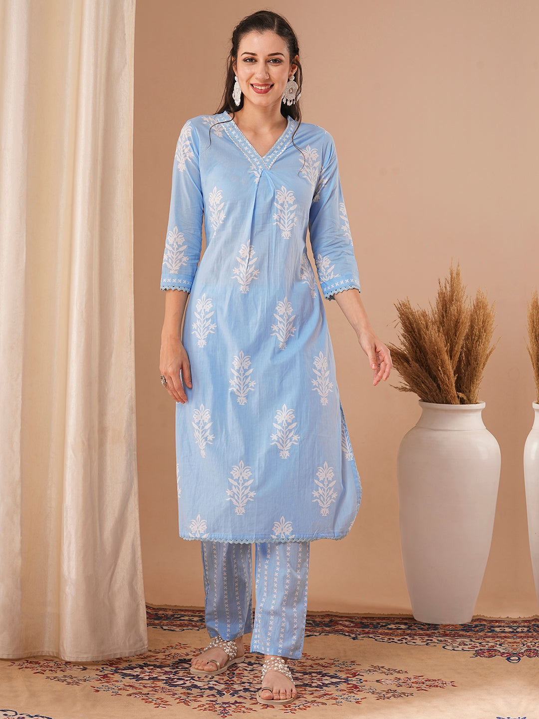 Ethnic Floral Printed Straight Fit Kurta with Pant - Blue