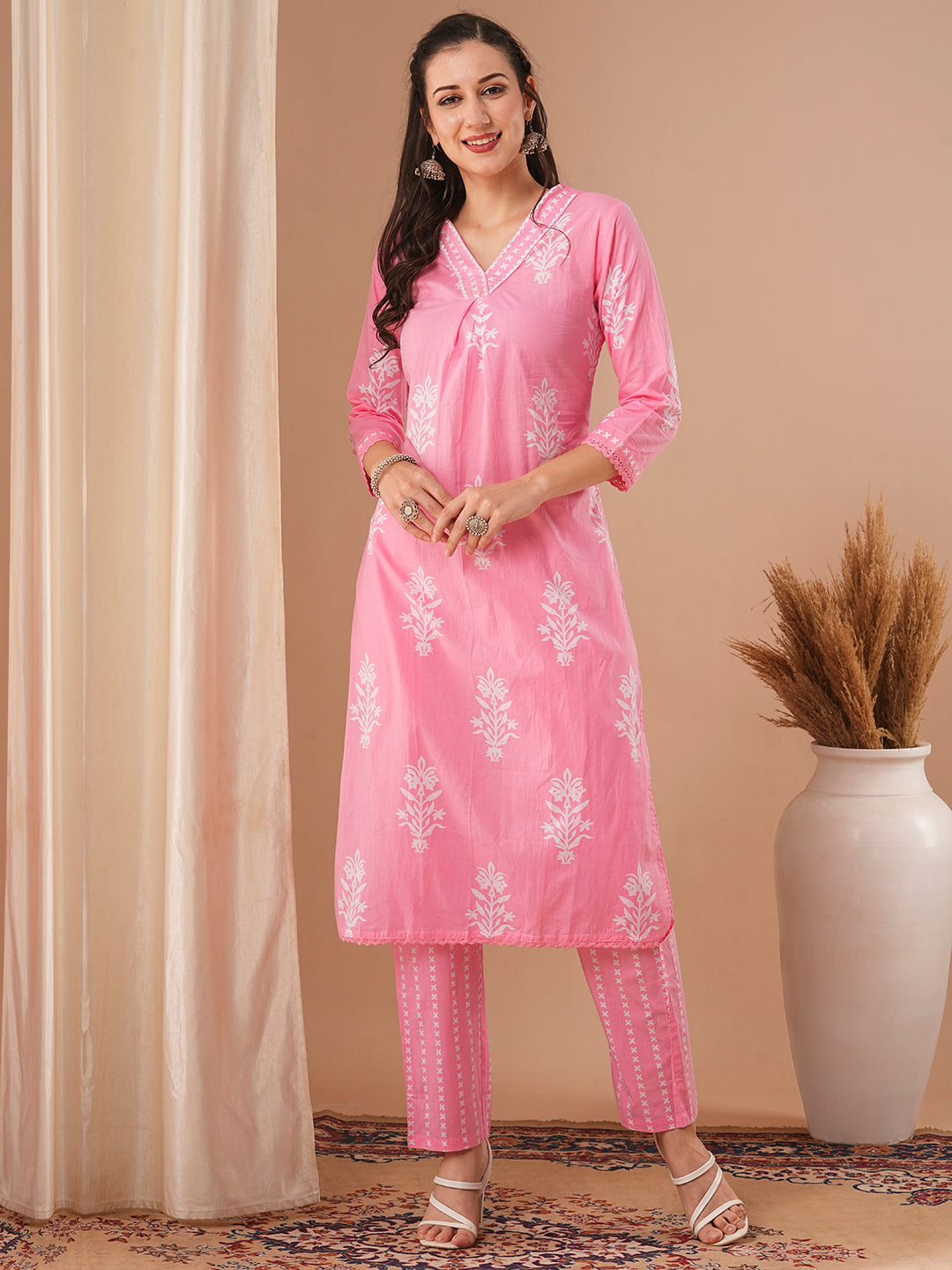 Ethnic Floral Printed Straight Fit Kurta with Pant - Pink