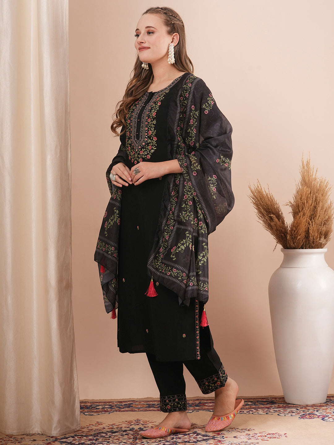 Solid Floral Resham Embroidered Straight Fit Kurta with Pant & Dupatta - Black