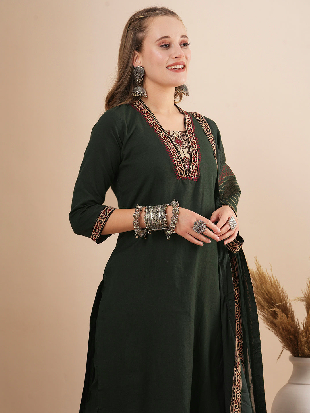 Solid Ethnic Embroidered Straight Fit Kurta with Pant and Printed Dupatta - Green