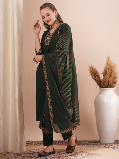 Solid Ethnic Embroidered Straight Fit Kurta with Pant and Printed Dupatta - Green