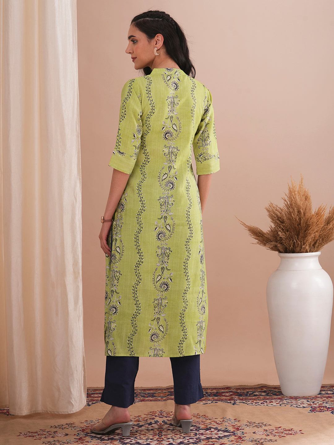 Ethnic Floral Printed Straight Fit Kurta - Green