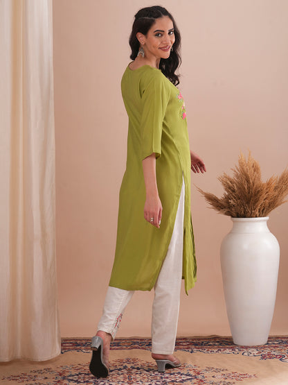 Floral Embroidered Straight Fit Kurta - Green