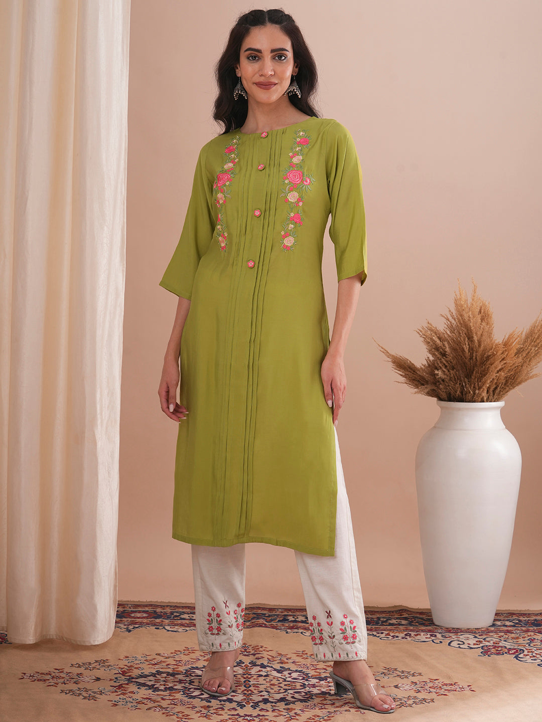 Floral Embroidered Straight Fit Kurta - Green