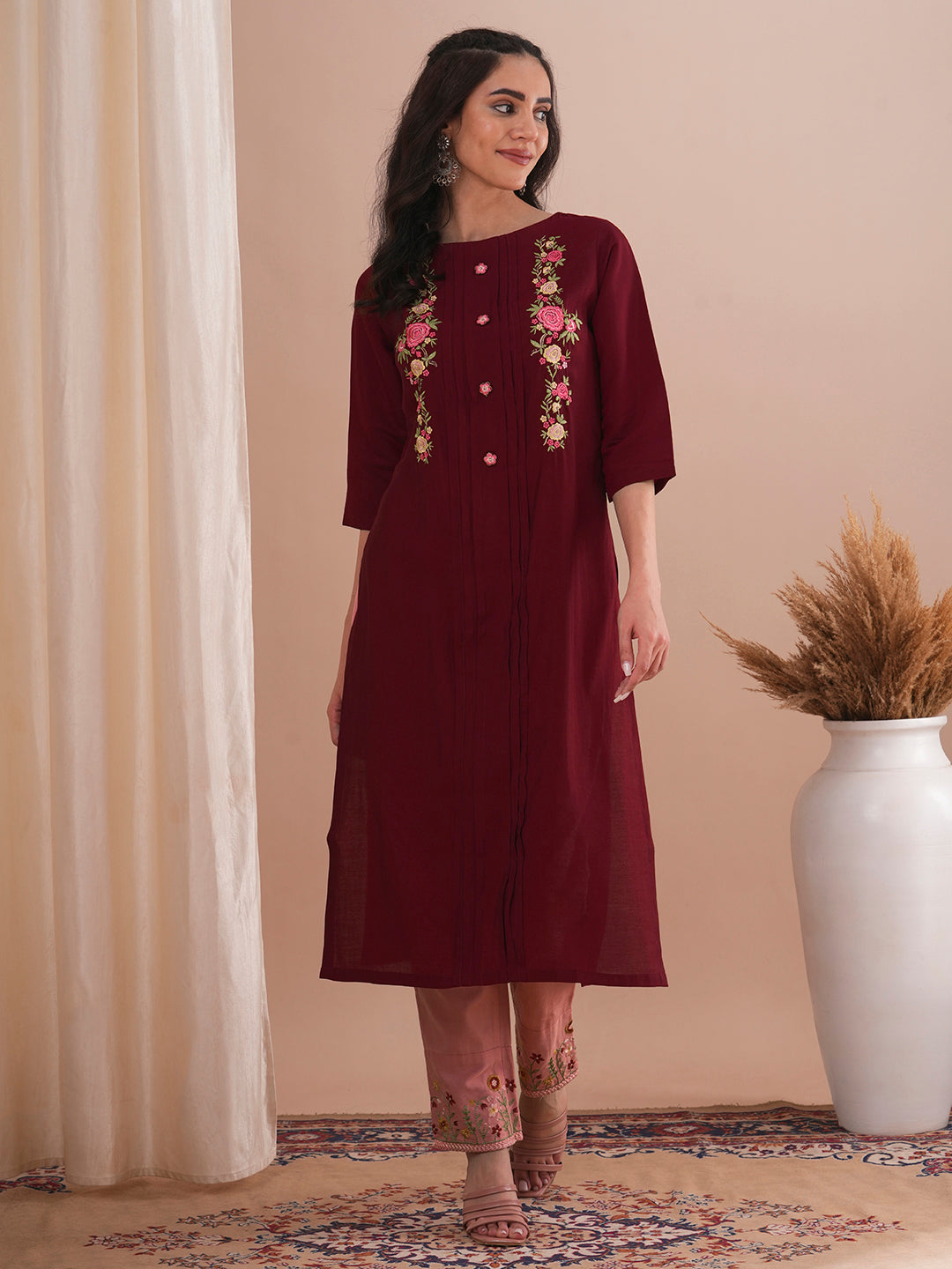 Floral Embroidered Straight Fit Kurta - Maroon