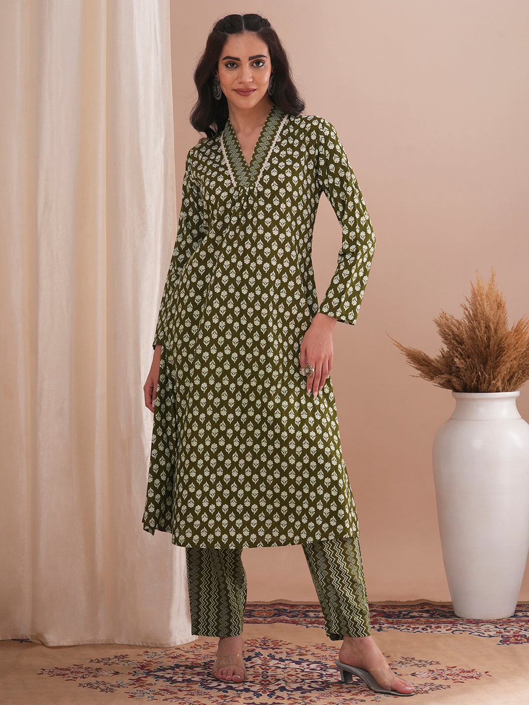 Ethnic Floral & Chevron Printed A-Line Kurta with Pant - Green