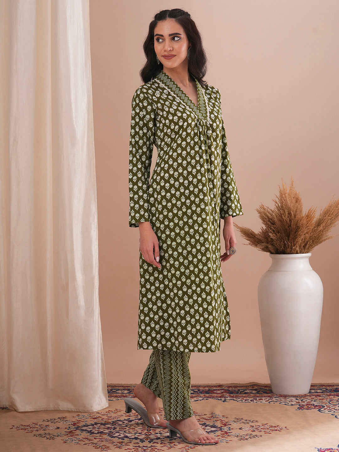 Ethnic Floral & Chevron Printed A-Line Kurta with Pant - Green