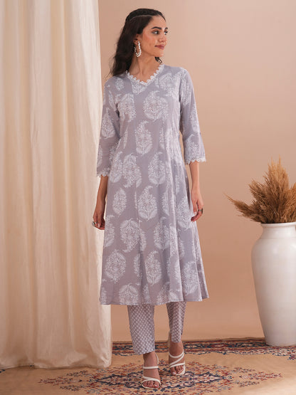 Ethnic Floral Printed Anarkali Flared Kurta with Pant - Light Lavender