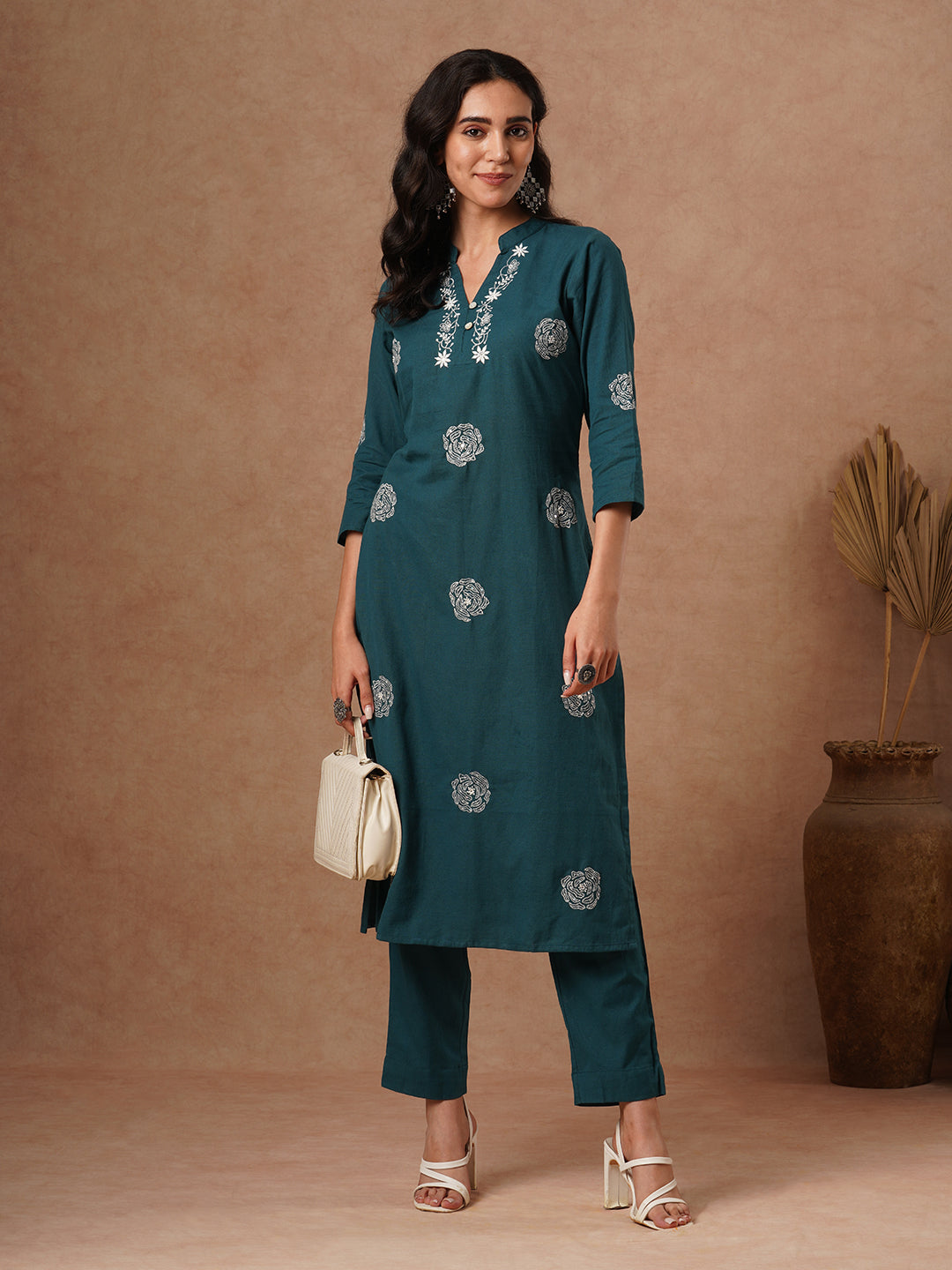 Solid Floral Embroidered Straight Fit Kurta with Pant - Green