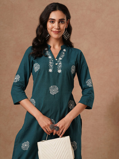 Solid Floral Embroidered Straight Fit Kurta with Pant - Green