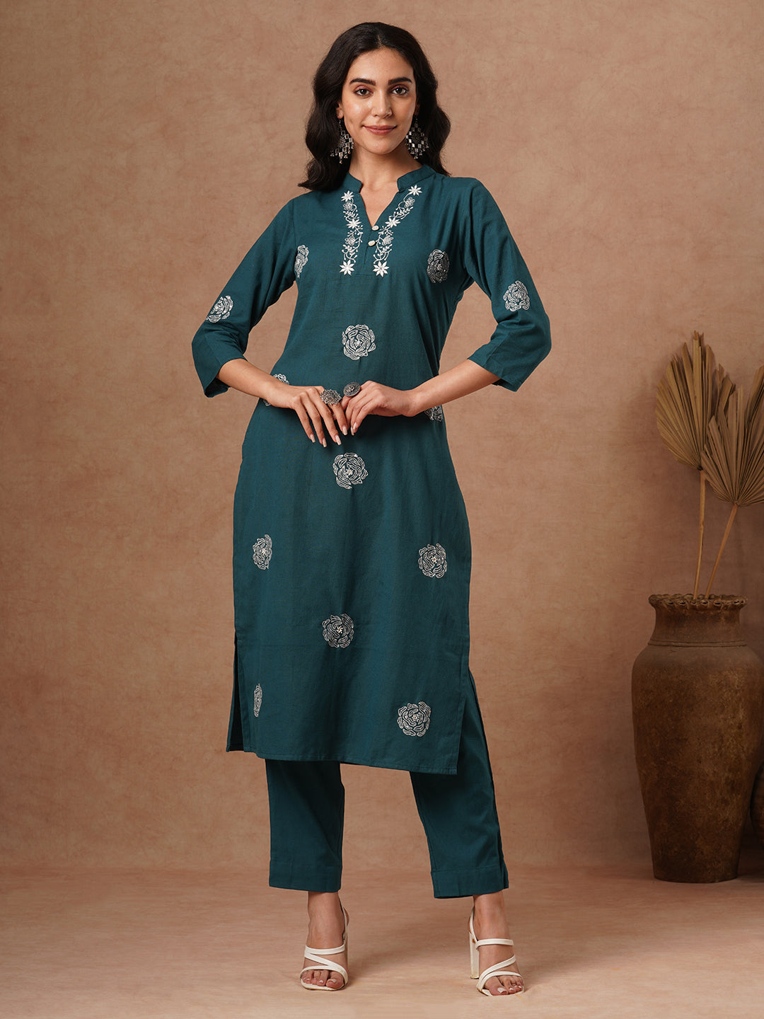 Solid Floral Embroidered Straight Fit Kurta with Pant - Green