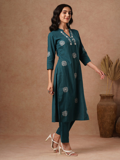 Solid Floral Embroidered Straight Fit Kurta with Pant - Green