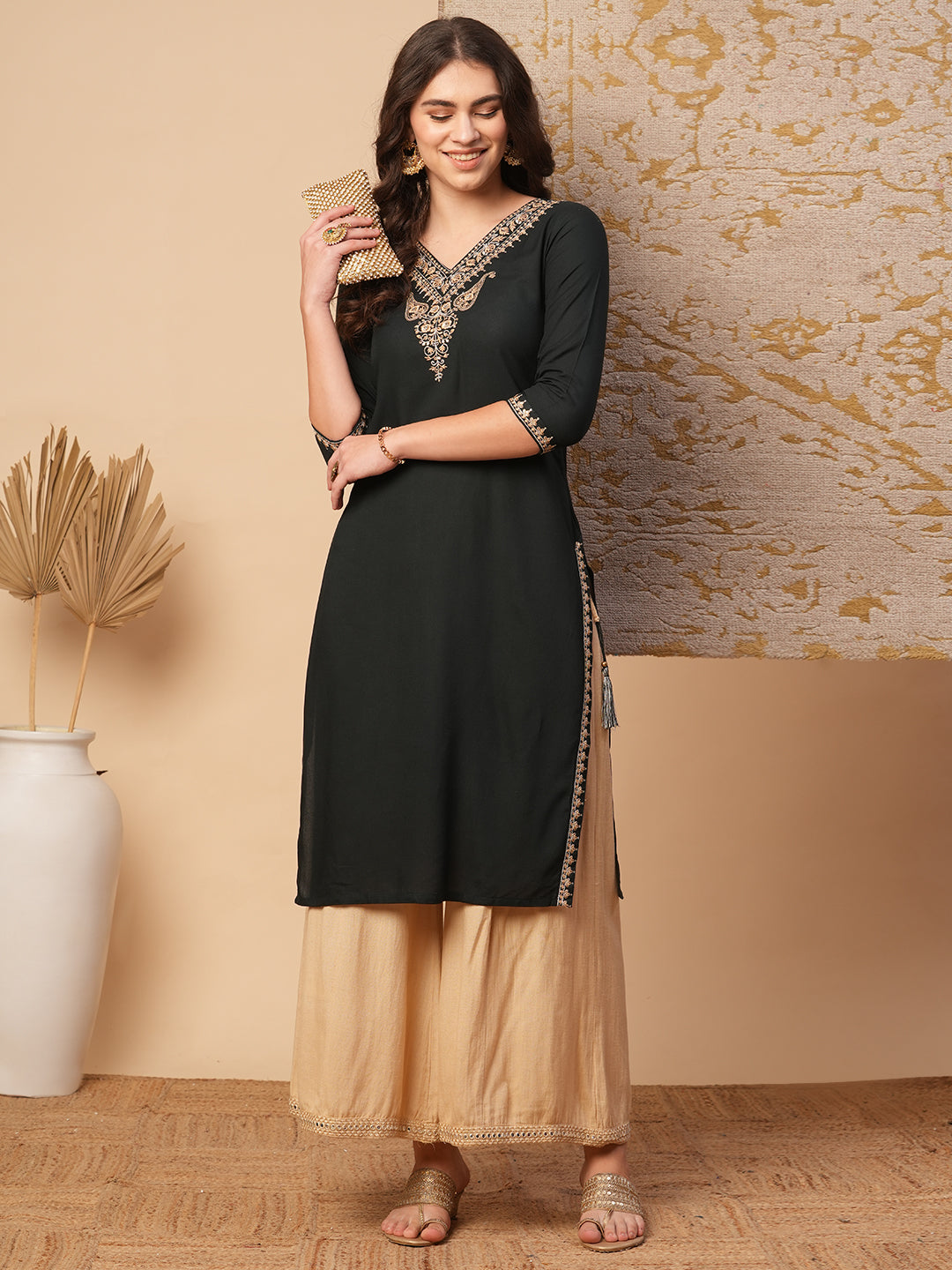 Ethnic Embroidered Straight Fit Kurta - Green