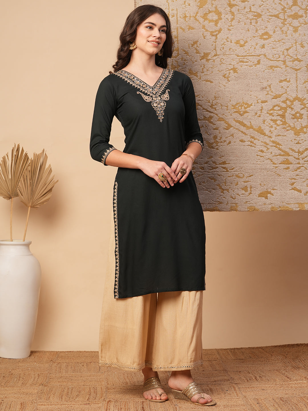 Ethnic Embroidered Straight Fit Kurta - Green