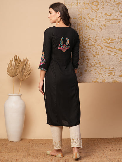 Solid Ethnic Embroidered Straight Fit Kurta - Black