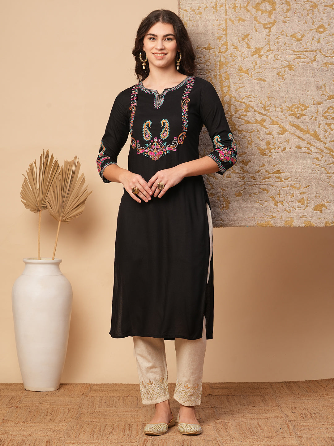 Solid Ethnic Embroidered Straight Fit Kurta - Black