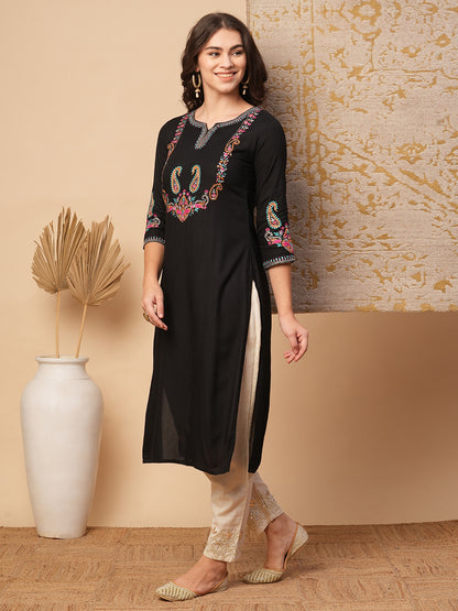 Solid Ethnic Embroidered Straight Fit Kurta - Black