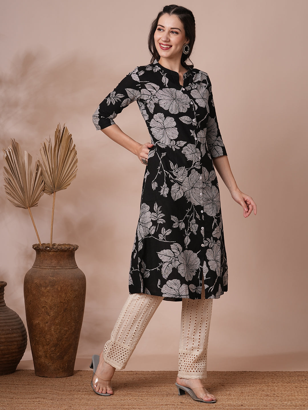 Ethnic Floral Printed Straight Fit Kurta - Black