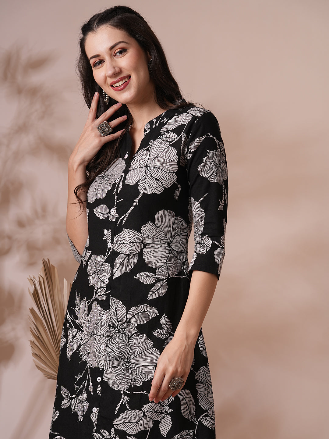 Ethnic Floral Printed Straight Fit Kurta - Black