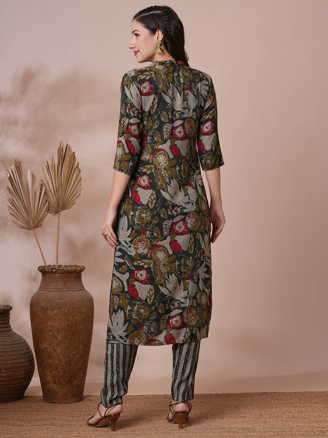 Abstract Floral Foil Printed & Embroidered Straight Fit Kurta with Pant - Green