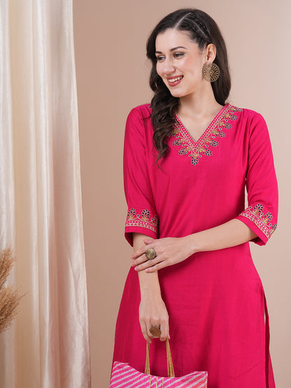 Solid Ethnic Floral Embroidered Straight Fit Kurta - Pink