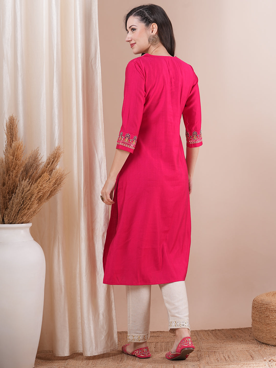 Solid Ethnic Floral Embroidered Straight Fit Kurta - Pink