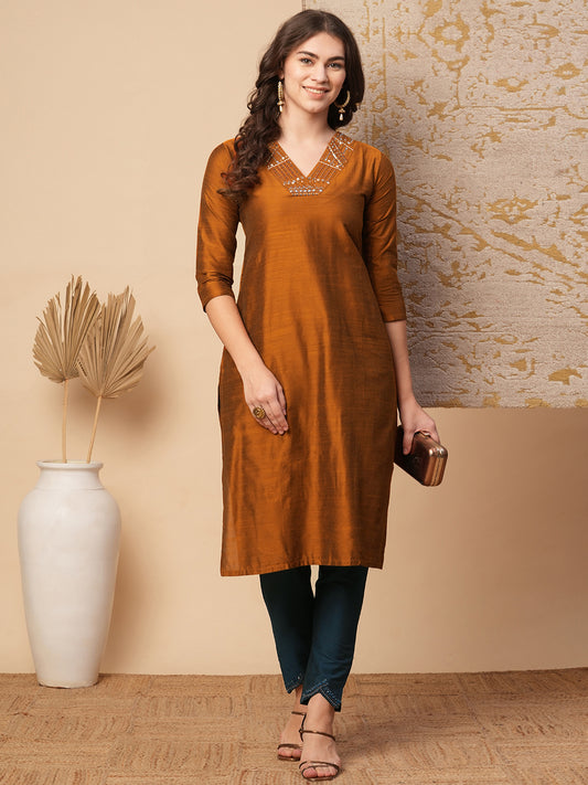 Solid Ethnic Embroidered Straight Fit Kurta with Pant - Brown