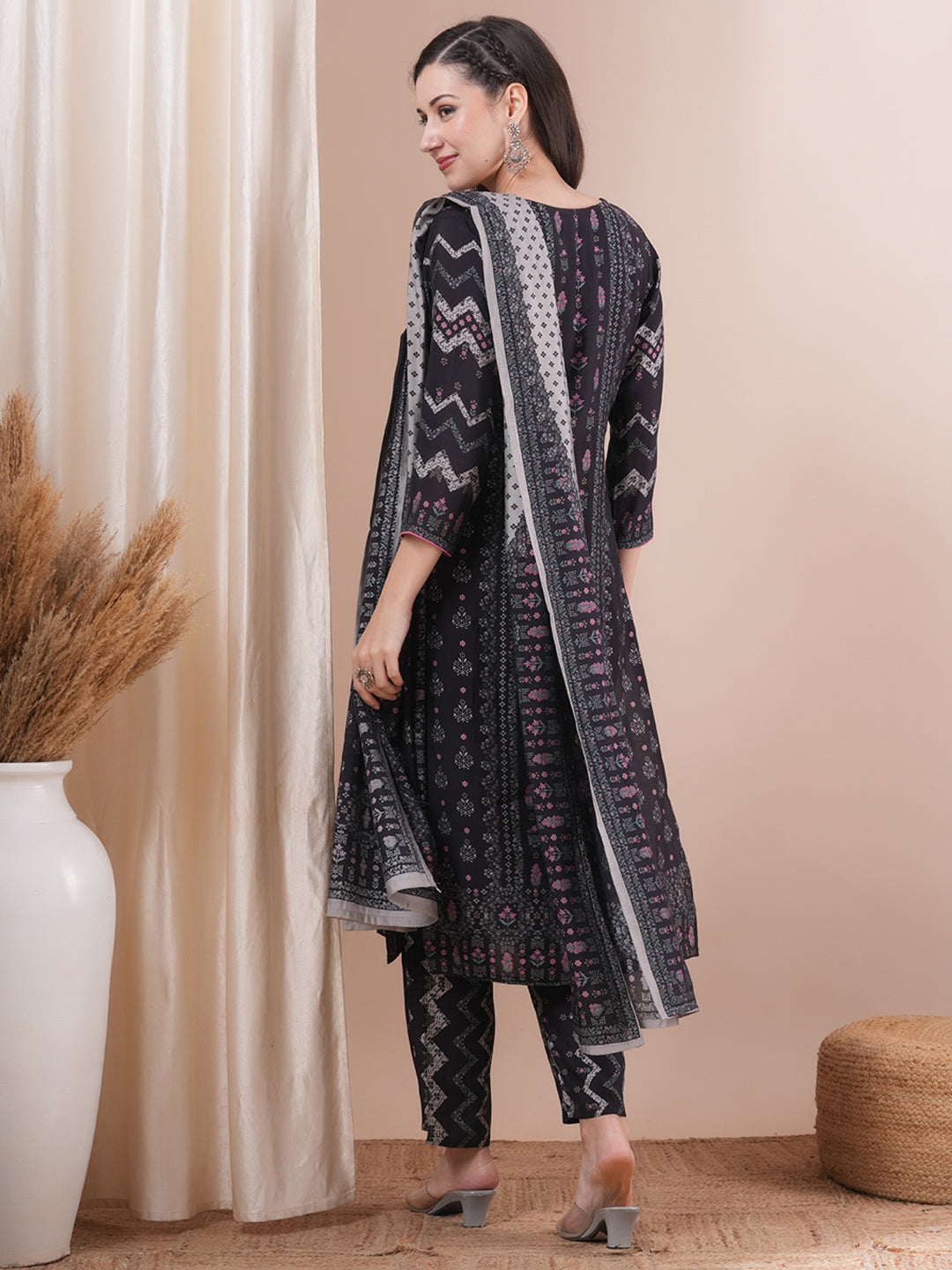 Ethnic Floral Printed Straight Fit Kurta with Pant and Dupatta - Black