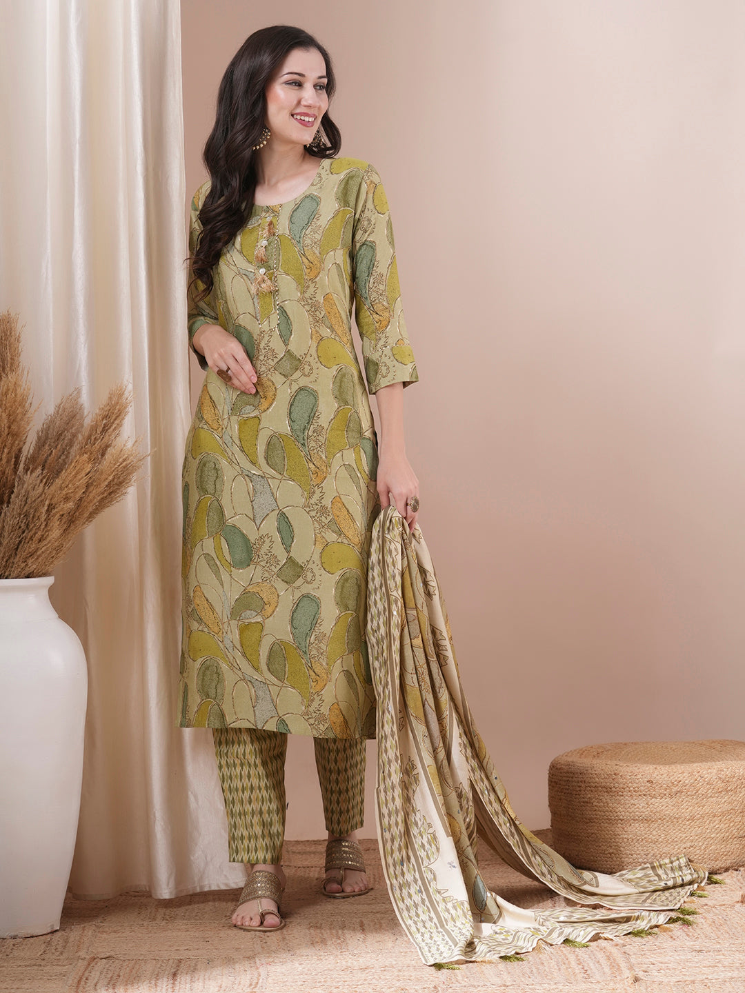 Floral Printed Straight Fit Kurta with Pant & Dupatta - Green