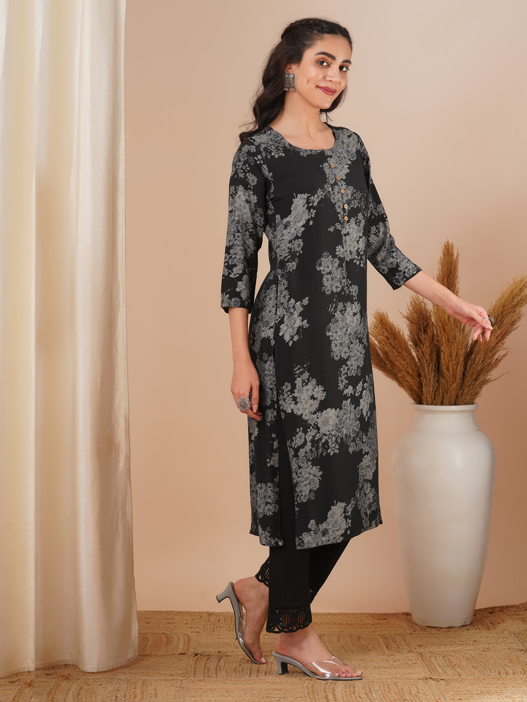 Floral Printed Straight Fit Kurta - Black