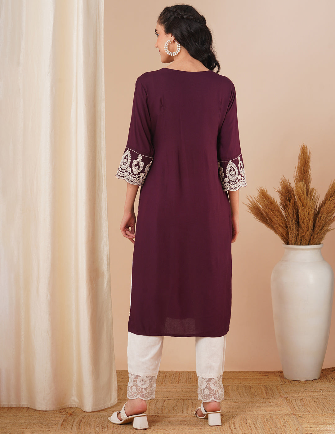 Solid Ethnic Embroidered Straight Fit Kurta - Purple