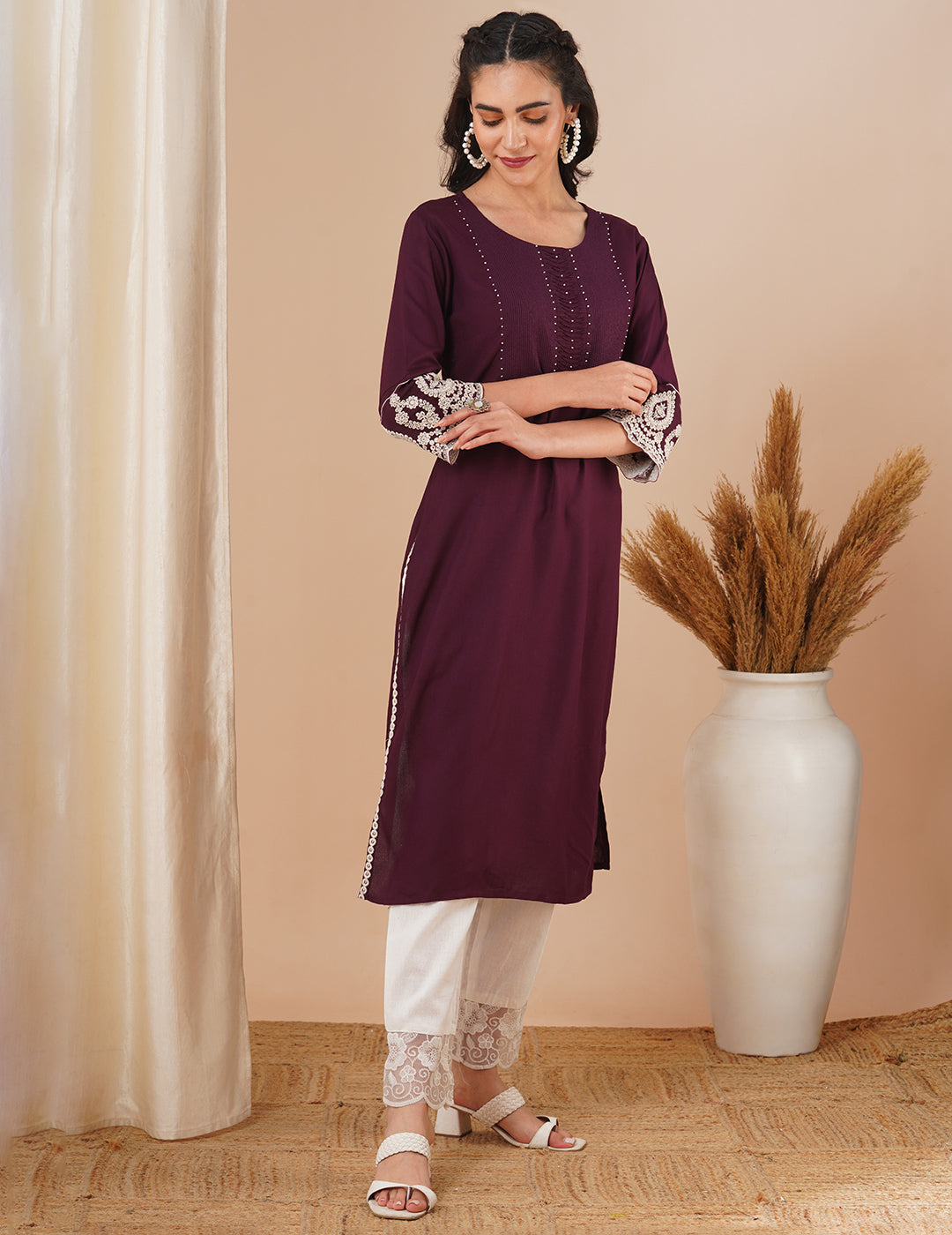 Solid Ethnic Embroidered Straight Fit Kurta - Purple