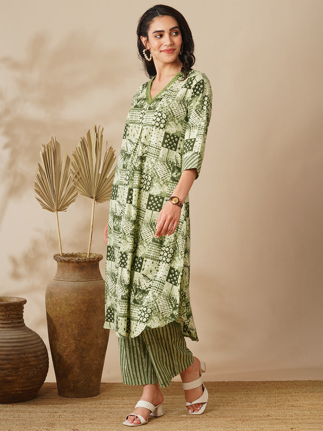 Ethnic Geometric Printed A-Line Kurta with Pant - Green