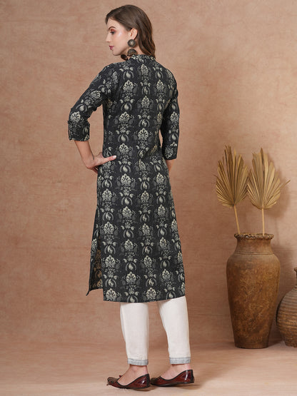 Ethnic Floral Printed Straight Fit Kurta - Black