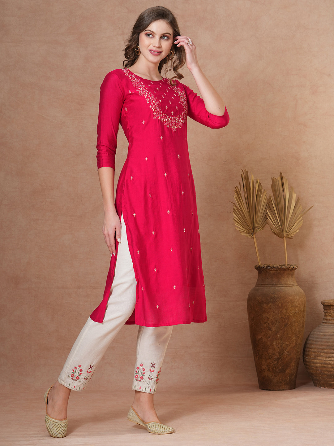 Floral Embroidered Straight Fit Kurta - Pink