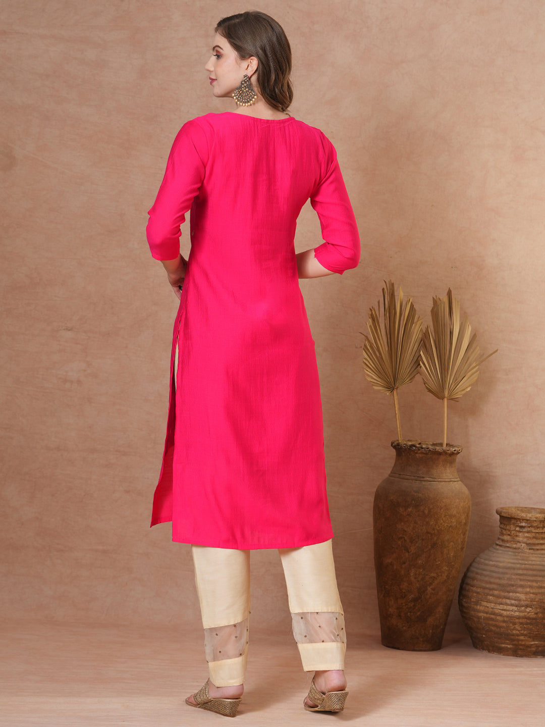 Ethnic Floral Embroidered Straight Fit Kurta - Pink