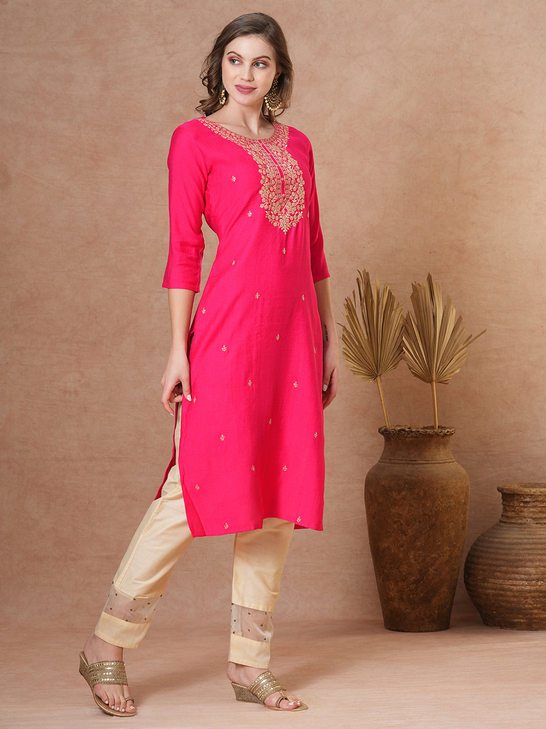 Ethnic Floral Embroidered Straight Fit Kurta - Pink