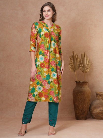 Abstract Floral Printed Straight Fit Kurta - Green