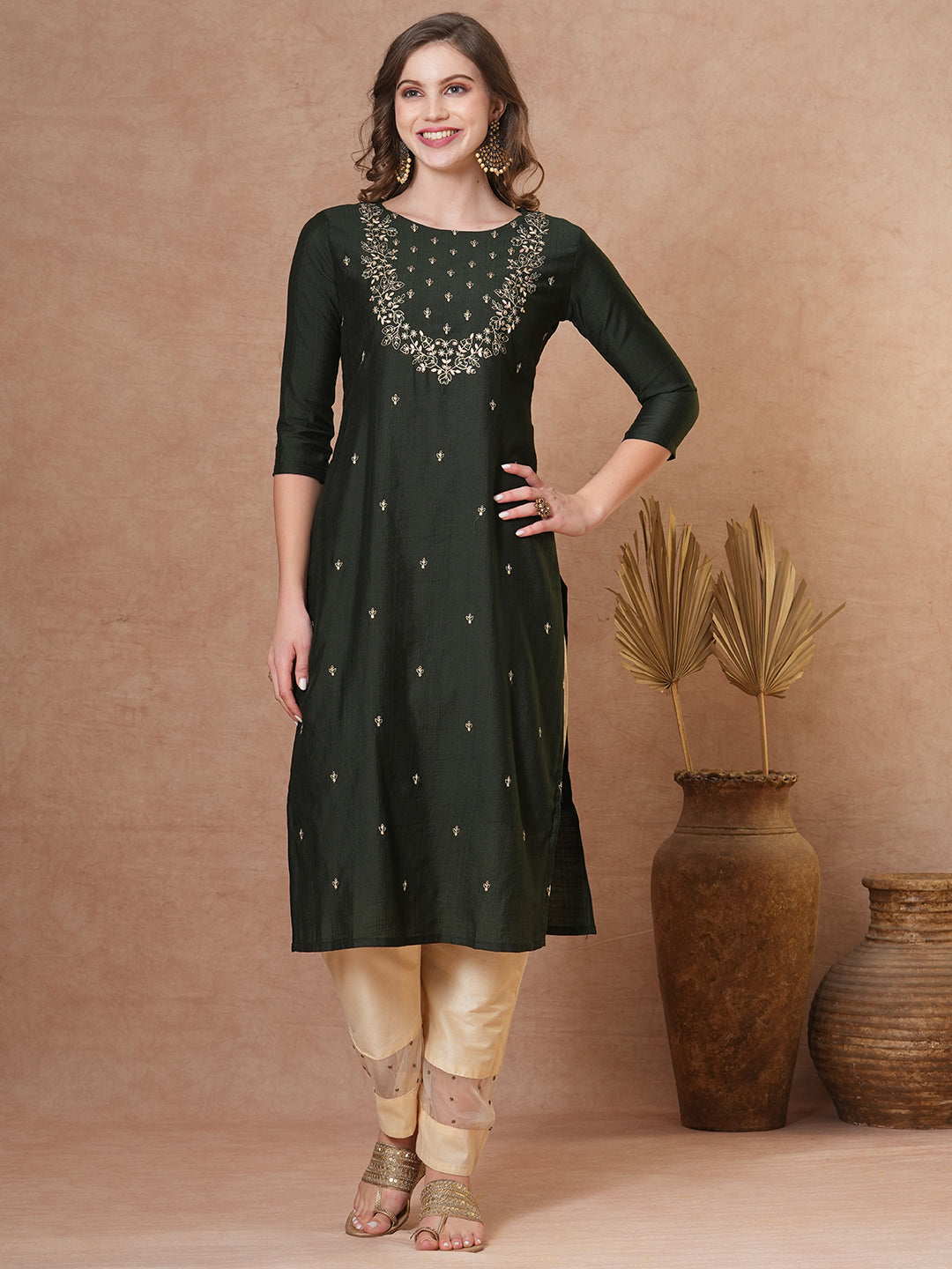 Ethnic Embroidered Straight Fit Kurta - Green