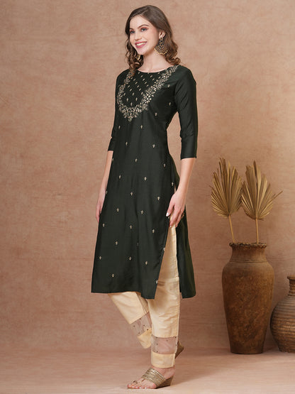 Ethnic Embroidered Straight Fit Kurta - Green