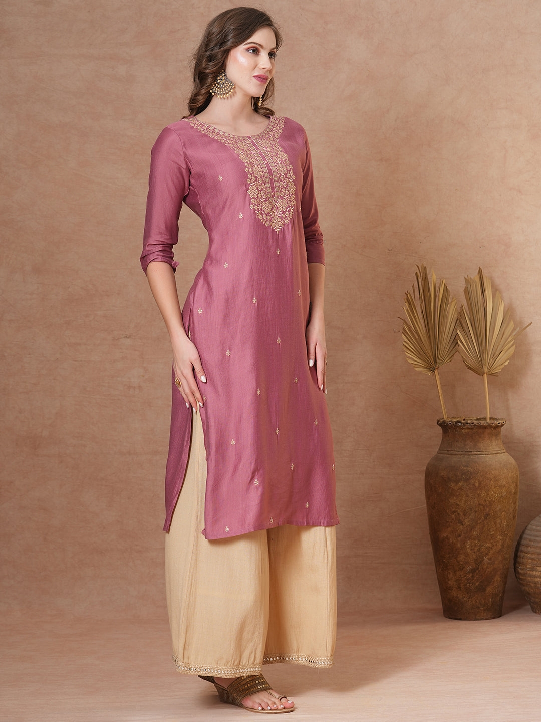 Ethnic Floral Embroidered Straight Fit Kurta - Rose Gold