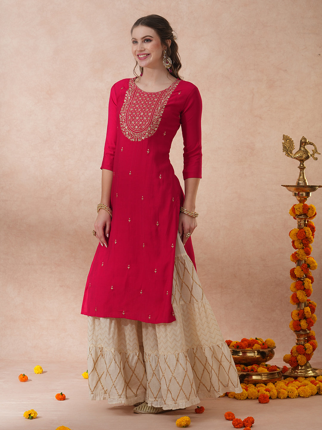 Solid Ethnic Zari Embroidered Straight Fit Kurta - Pink