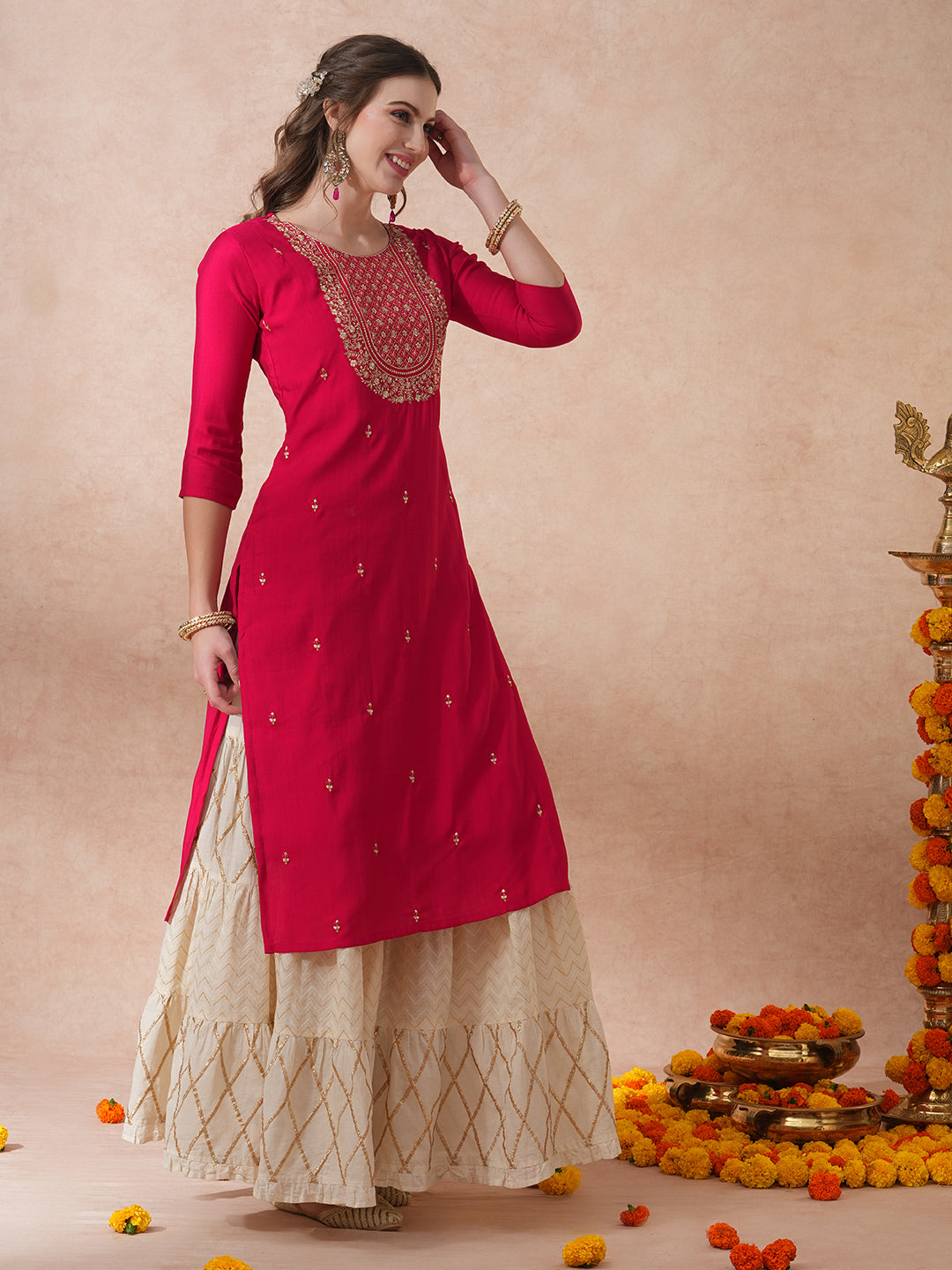 Solid Ethnic Zari Embroidered Straight Fit Kurta - Pink