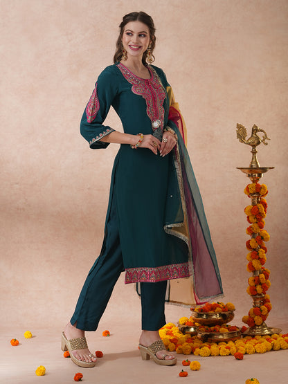 Solid Ethnic Embroidered Straight Kurta with Pant & Coloblocked Dupatta - Green