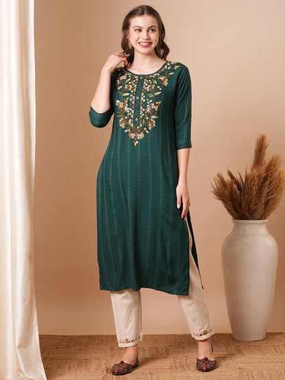 Solid Floral Hand Embroidered Straight Fit Kurta with Pant - Green