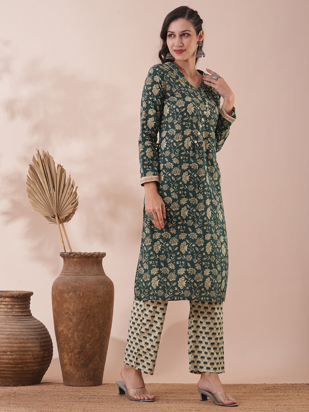 Ethnic Floral Printed Straight Fit Kurta with Pant - Green