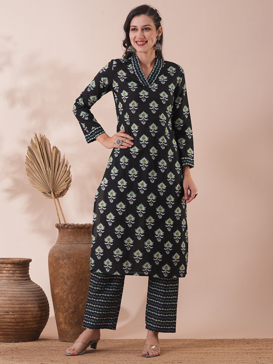 Ethnic Floral Printed Straight Fit Kurta with Pant - Black