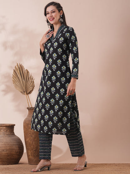 Ethnic Floral Printed Straight Fit Kurta with Pant - Black